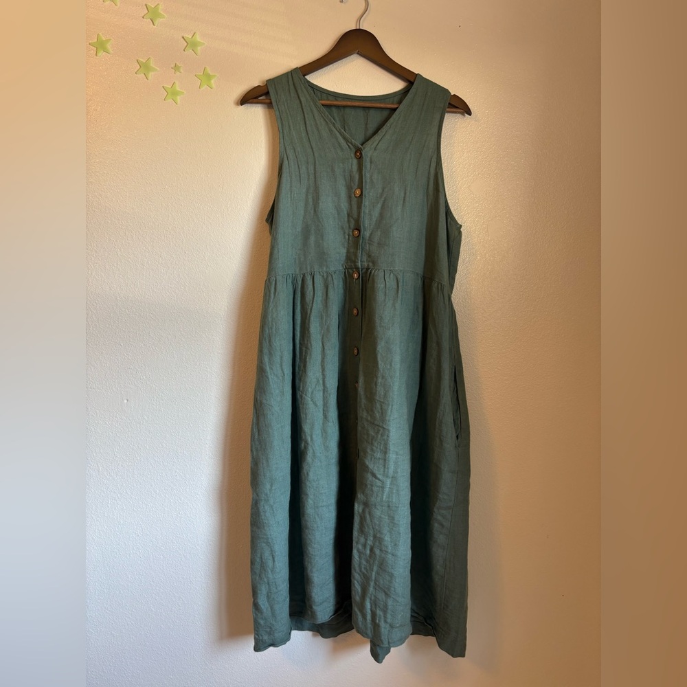 Sleeveless Green Button-Down Dress